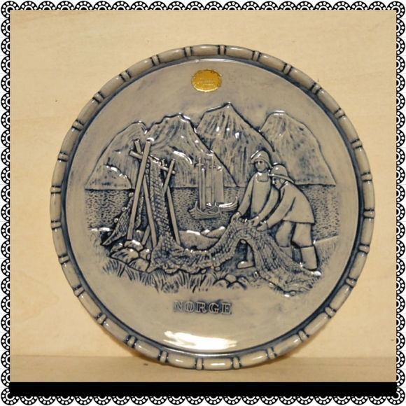 VINTAGE LUND "NORGE" COLLECTORS PLATE-PERFECT - Picture 1 of 5